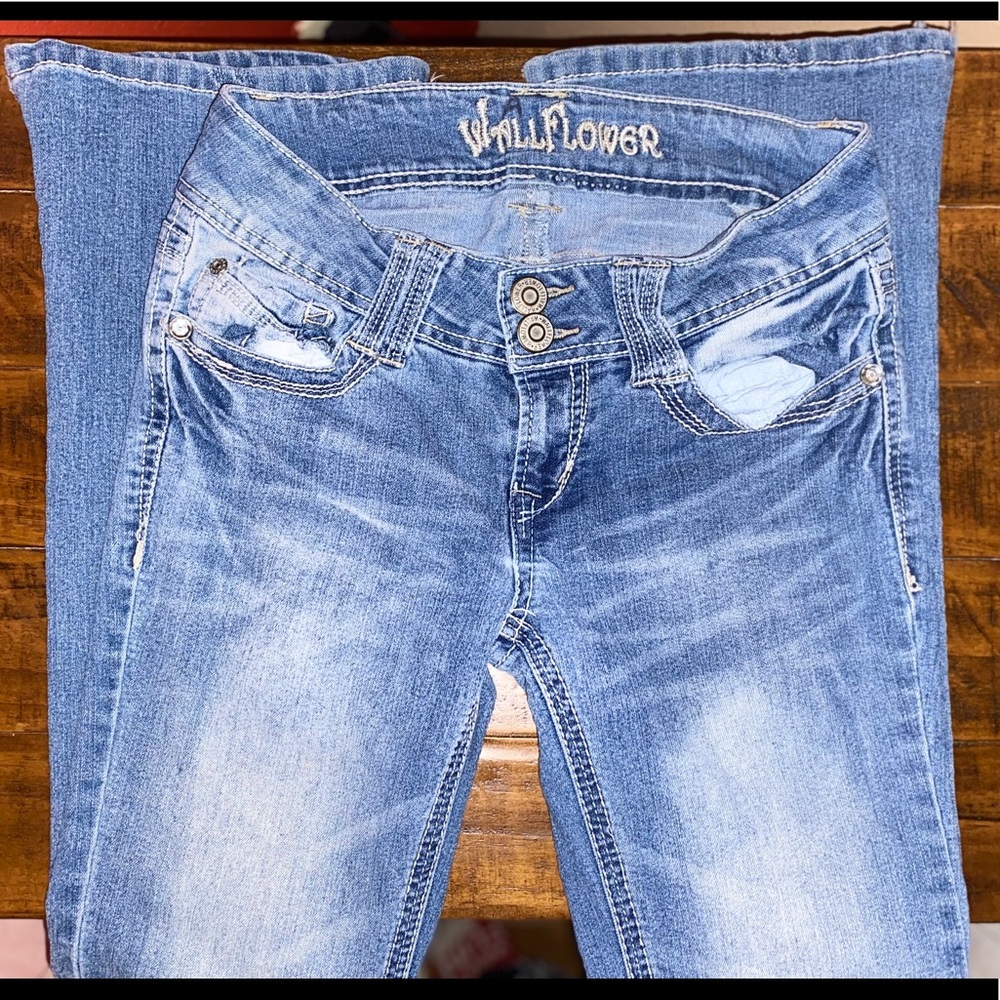 BUNDLE of 2 Wallflower Bootcut  Jeans size 5